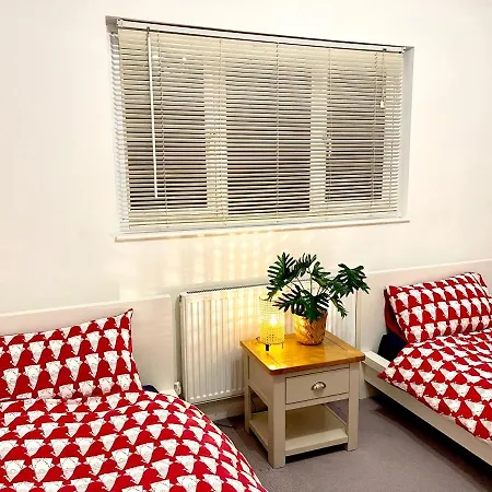 Spacious Cozy Toothing House Holiday home Merton (Greater London)