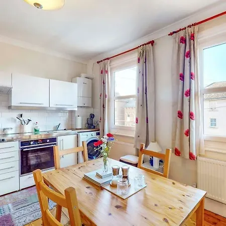 Beautiful Two Bedroom In Honor Oak
