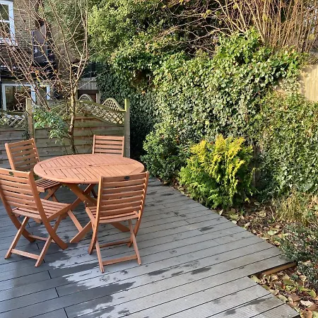Beautiful Two Bedroom In Honor Oak Apartment