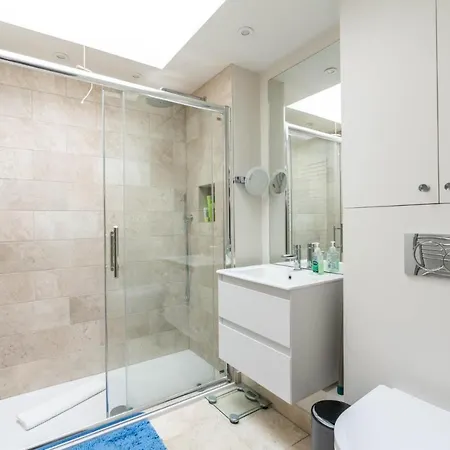 Charming 2bd Garden House - Hammersmith London