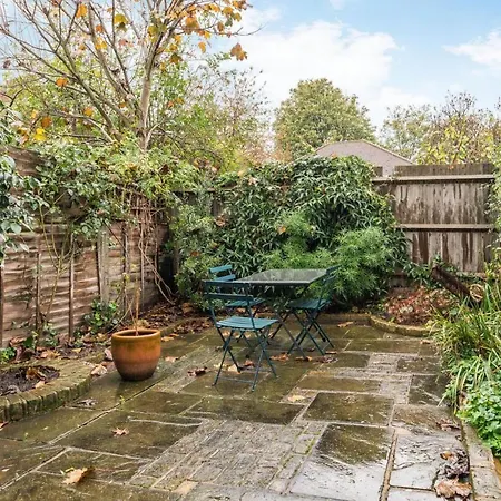 Charming 2bd Garden House - Hammersmith Holiday home *