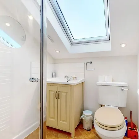 Beautiful Two Bedroom In Honor Oak London