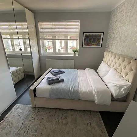 Mount Road Guest house *