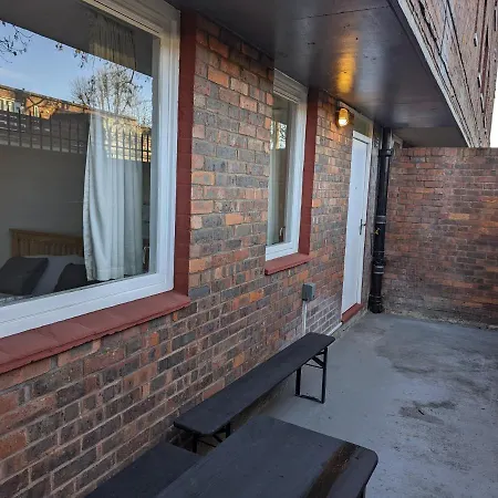 Apartment Beautiful Independent In Uk
