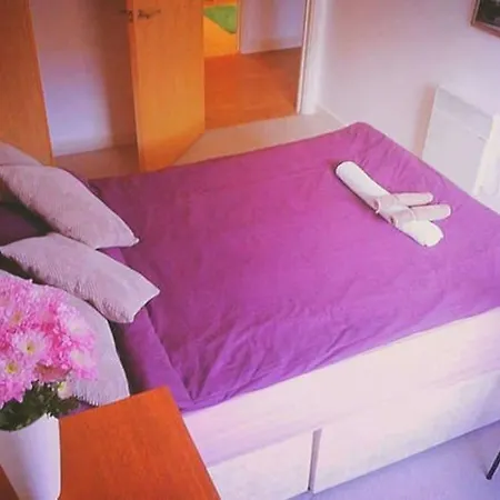 1 Bedroom Stylish In Zone 2 Close To Center - Whole *