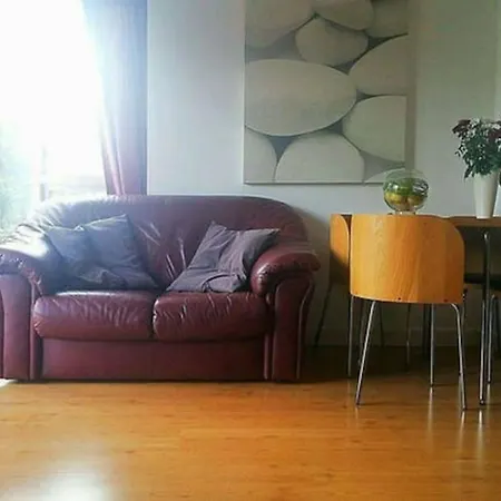 1 Bedroom Stylish In Zone 2 Close To Center - Whole *