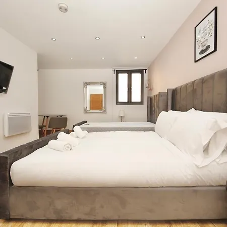 Edgware Hub Guest house *
