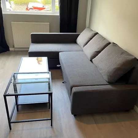 Apartment Entire Lovely 2 Bedroom With Private Garden & Free Street Parking London