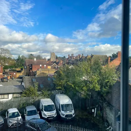 Pinner Apartments *