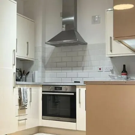 Modern And Stylish 1bed Flat Apartment
