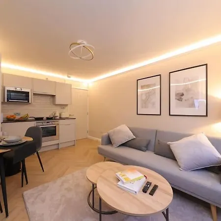 Riverside Serviced Apartment *