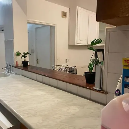 Balham, South Spacious 1, 6 Available London