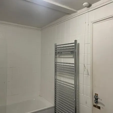 Balham, South Spacious 1, 6 Available Homestay London