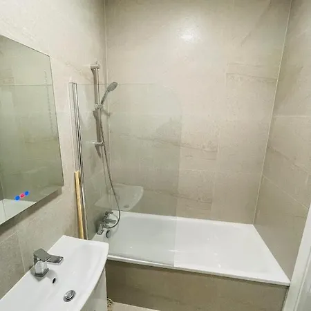 91 Golborne Road W10 5nl London
