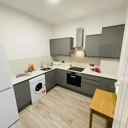 Apartment 91 Golborne Road W10 5nl