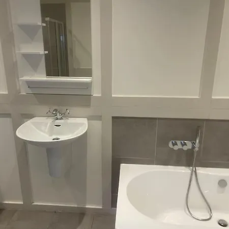 Spacious 2 Bedroom In The Heart Of Soho. لندن