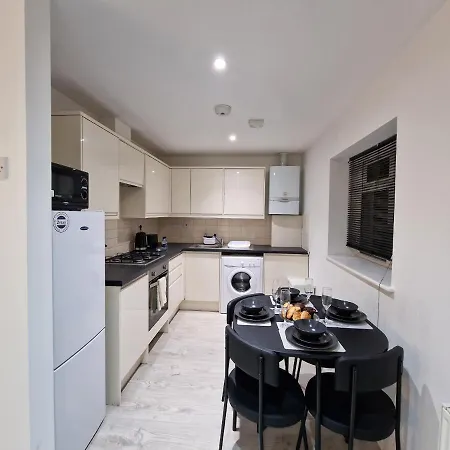 Zdnu 2 Bedroom Reeani Uxbridge