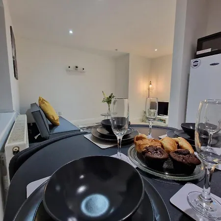 Apartment Zdnu 2 Bedroom Reeani Uxbridge
