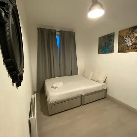 424 Edgwar Road London