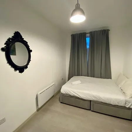 424 Edgwar Road Apartment London