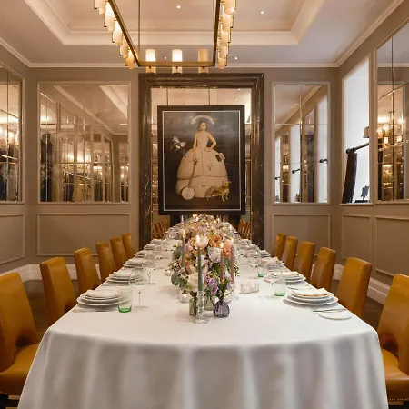 Corinthia Hotel