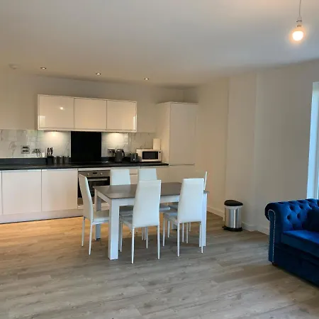 Entire In Apartment *
