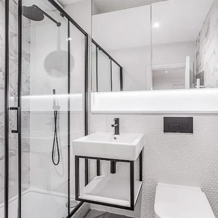 Royal Kensington In Cromwell Road * London