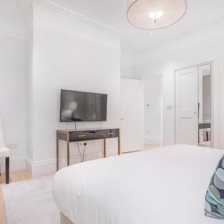 Royal Kensington In Cromwell Road Apartment