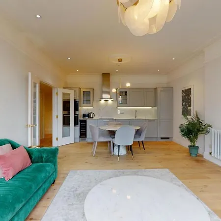 Royal Kensington In Cromwell Road *