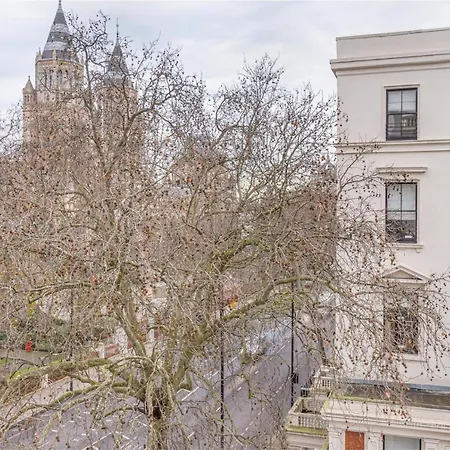 Royal Kensington In Cromwell Road * London