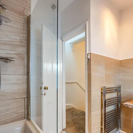 Apartment Lovely Place, Perfect For Family And Business Travellers Ideally Located Between The Commons *