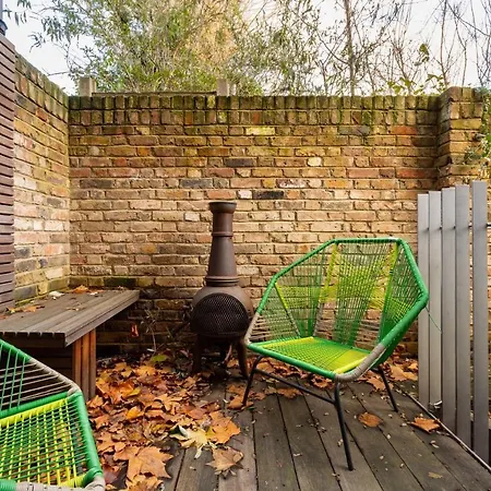 The Victoria Park Sanctuary - Stunning 2bdr Flat Apartment