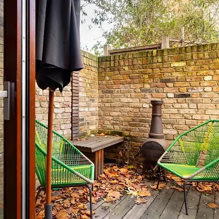 The Victoria Park Sanctuary - Stunning 2bdr Flat Apartment