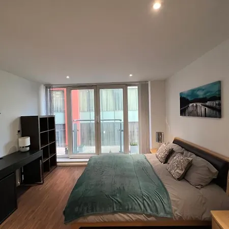 Apartment Royal Victoria Flat2 London