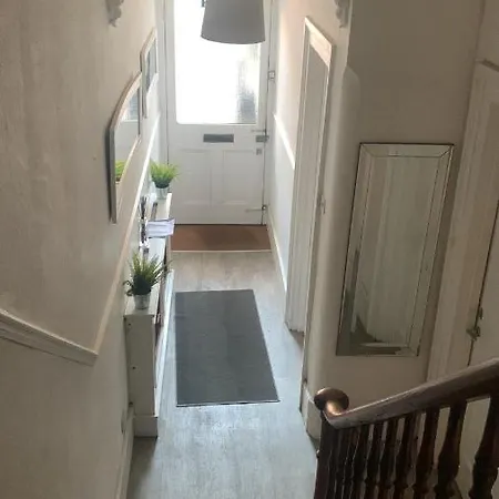 Balham, South Spacious 3