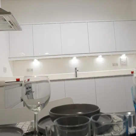 Apartment 3 Bed 2 Bath London