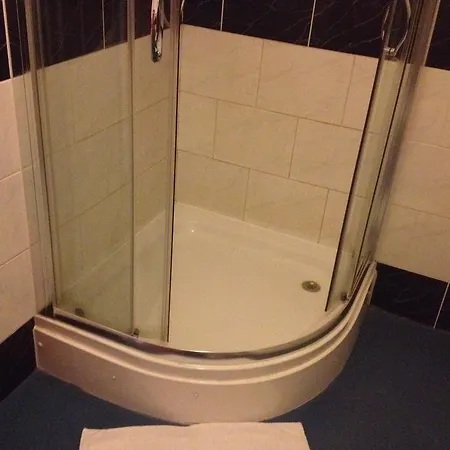 Hartley Hotel 2*
