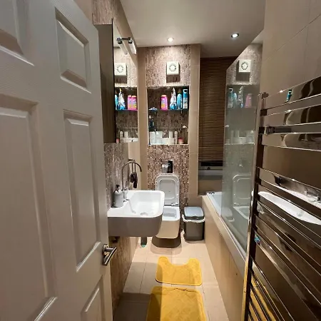 Luxury Specious In Central Guest house *