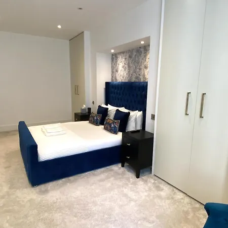Modern Luxurious 3 Bed Flat With Private Garden & Bbq Apartment *