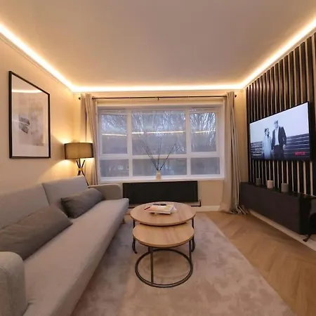 Riverside Serviced Apartment London