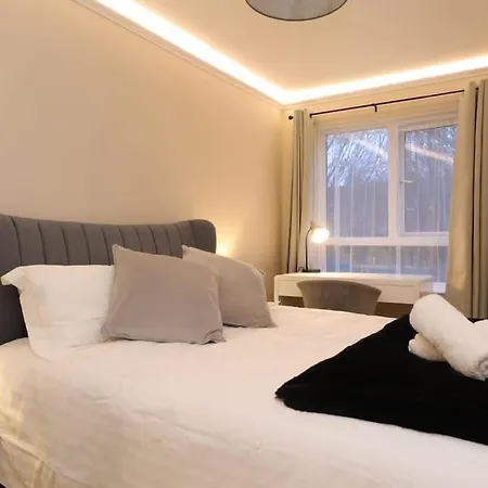 Riverside Serviced Apartment *
