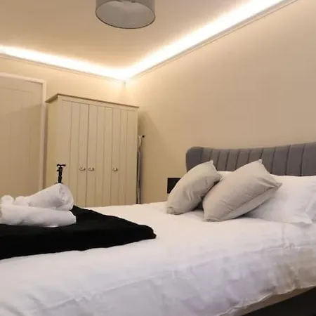 Apartment Riverside Serviced
