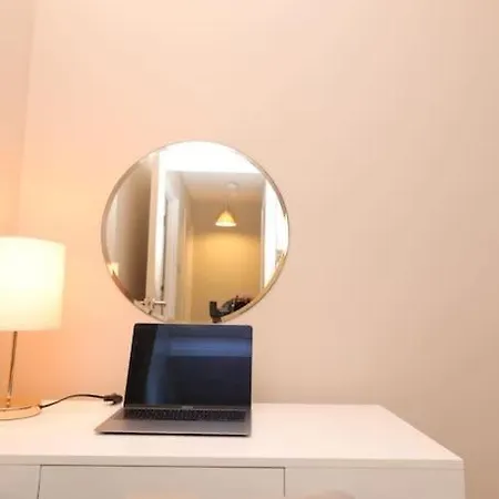 Apartment Riverside Serviced London