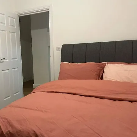 Modern And Stylish 1bed Flat Barking (Greater London)