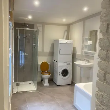 Spacious 2 Bedroom In The Heart Of Soho. Apartment London
