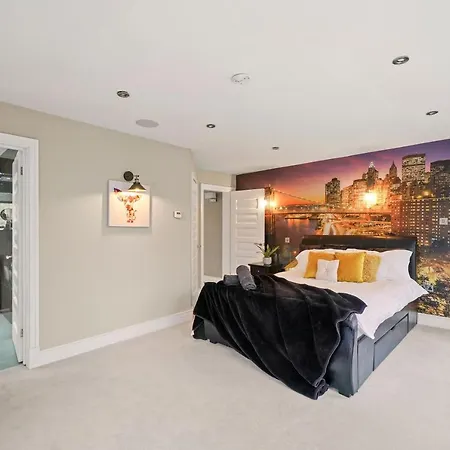 Villa Stunning Mansion 7 Bedrooms Indoor Pool And Cinema Romford