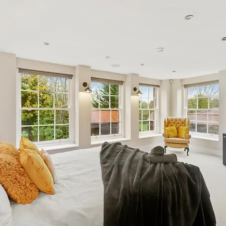 Stunning Mansion 7 Bedrooms Indoor Pool And Cinema