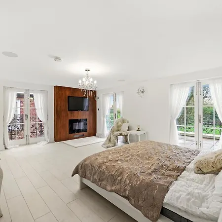 Stunning Mansion 7 Bedrooms Indoor Pool And Cinema Romford
