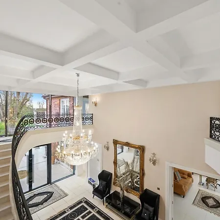 Stunning Mansion 7 Bedrooms Indoor Pool And Cinema Villa Romford