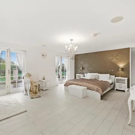 Villa Stunning Mansion 7 Bedrooms Indoor Pool And Cinema *